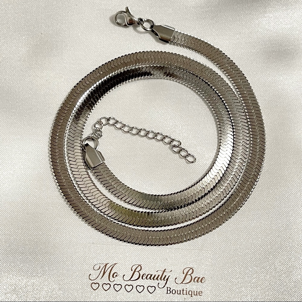 Silver Sleek Chain Necklace
